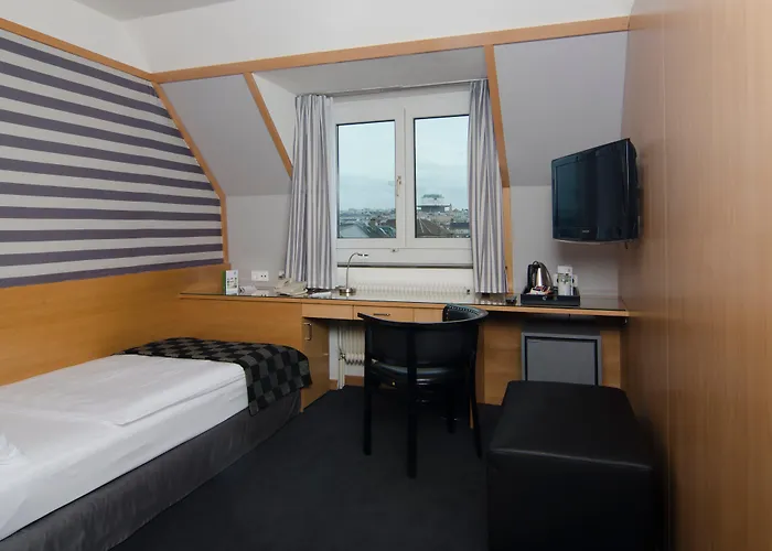 By Ihg 4* Vienna
