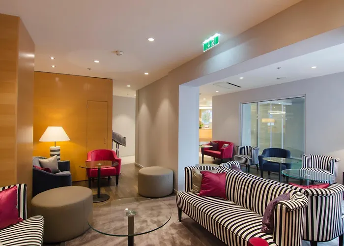 Hotel By Ihg 4*