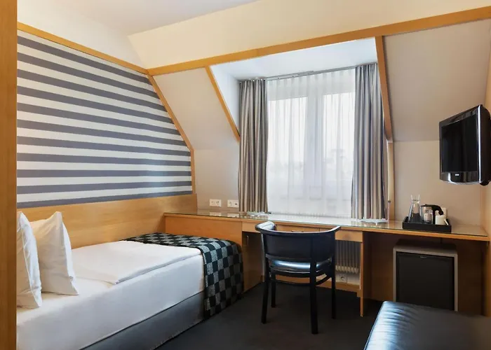 By Ihg Hotel