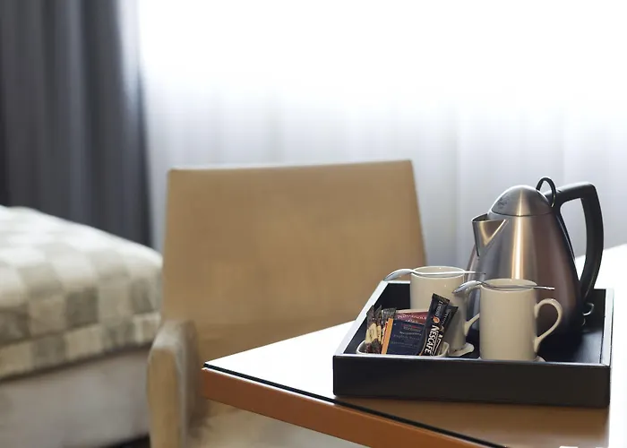 Hotel By Ihg