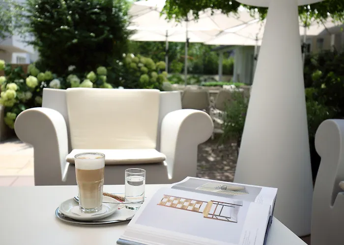 Hotel By Ihg 4*