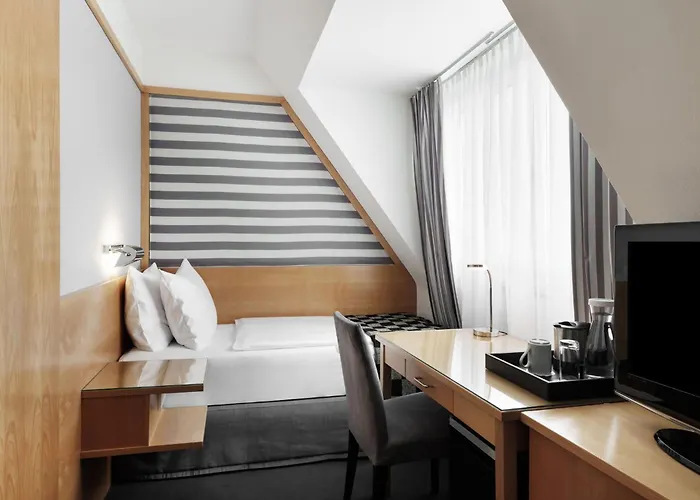By Ihg